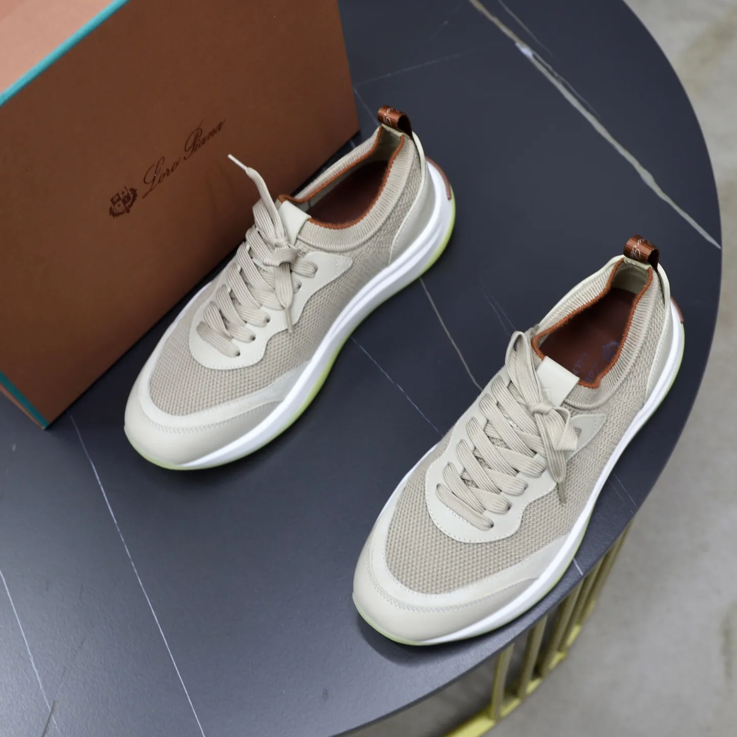 Factory price: 💰620 Loropiana LP men's shoes ♞size; 38-44 "45.46 customization" cowhide stitching and cowhide feet. It is really easy to wear, lazy, relaxed, casual, perfect comfort, and there are many color choices, and they all look good with clothes. Is it true that Loropiana can bring social value? “Loropiana is the best thing money can buy”